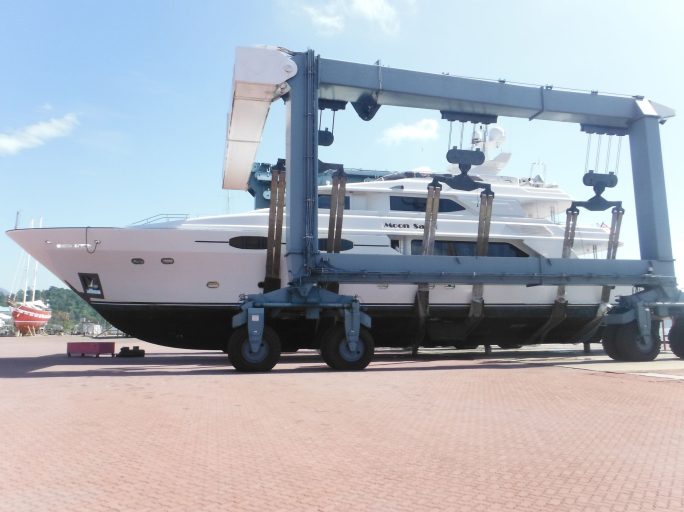 Marine Survey - SOVEREIGN MOTOR YACHT 135'
